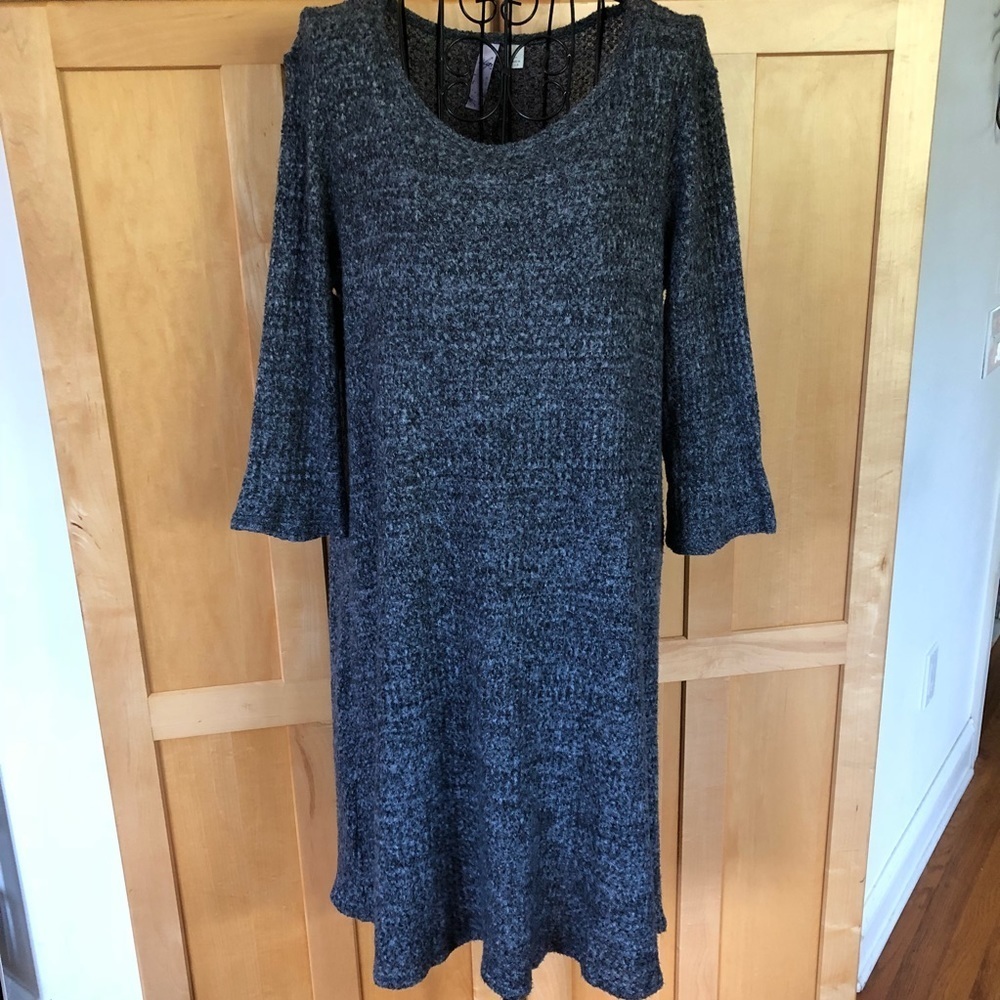 Alya soft and comfy 3/4 sleeve dark grey sweater Dress Large